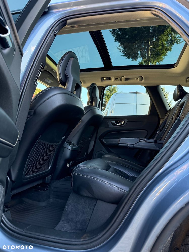 Volvo XC 60 D5 SCR AWD Inscription - 12