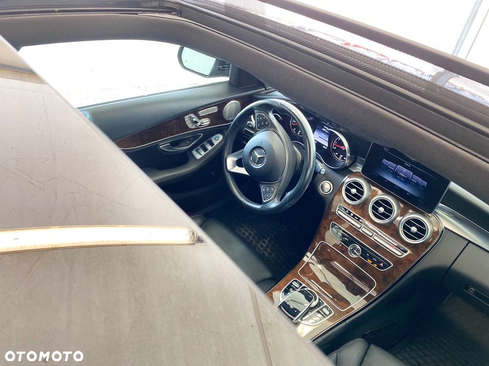Mercedes-Benz Klasa C 400 4Matic 7G-TRONIC AMG Line - 30