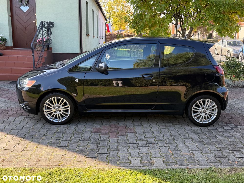 Mitsubishi Colt 2010 photo 2