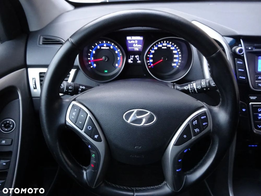 Hyundai i30 blue 1.4 Trend - 26