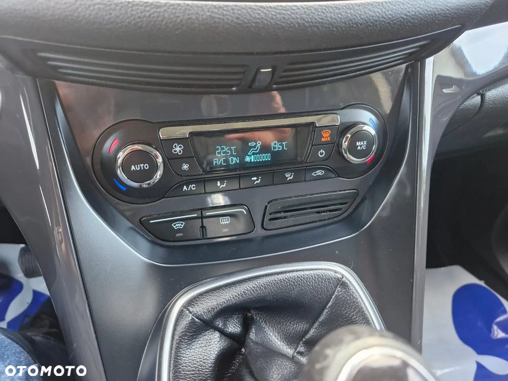 Ford Kuga 2.0 TDCi 4x4 Titanium - 23