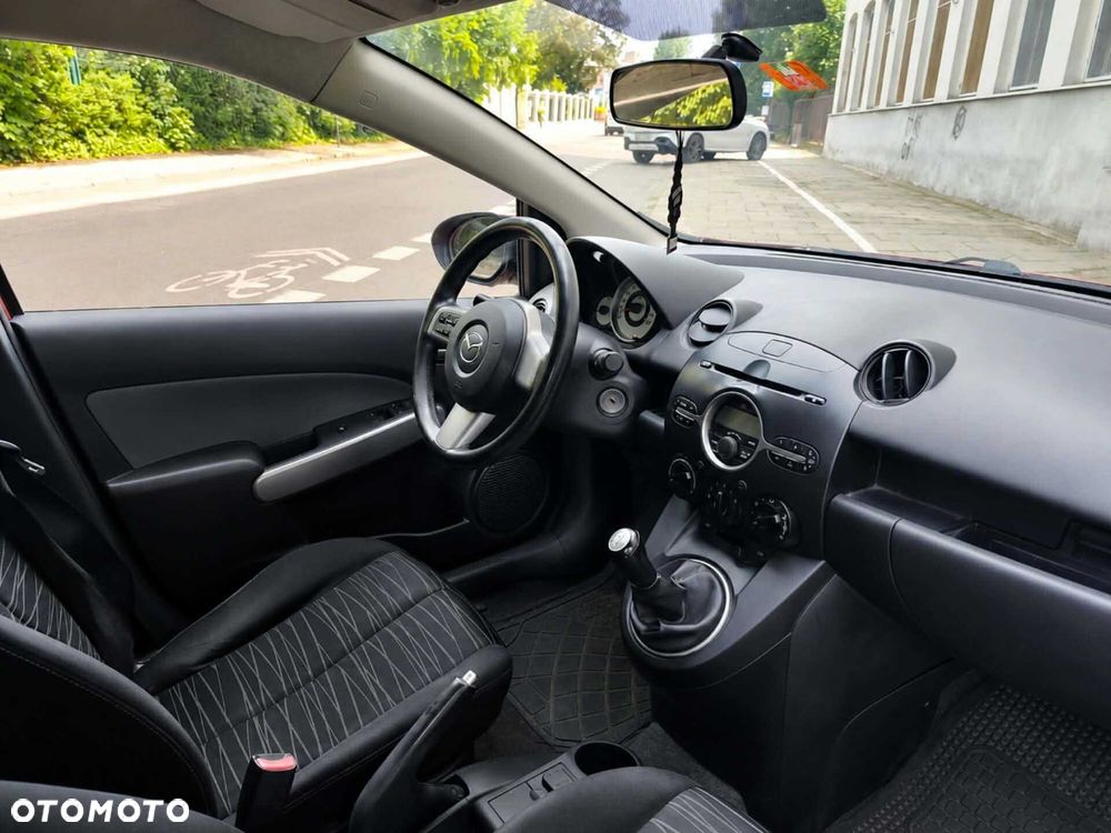 Mazda 2 - 5