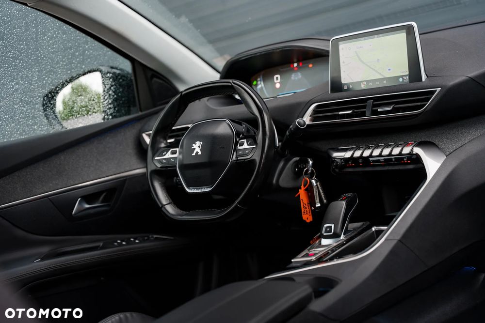Peugeot 3008 1.5 BlueHDi Allure S&S EAT8 - 17