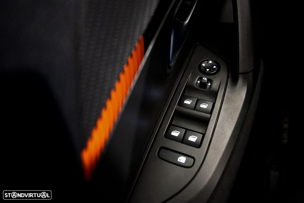 Peugeot 2008 1.2 PureTech Active Pack - 10