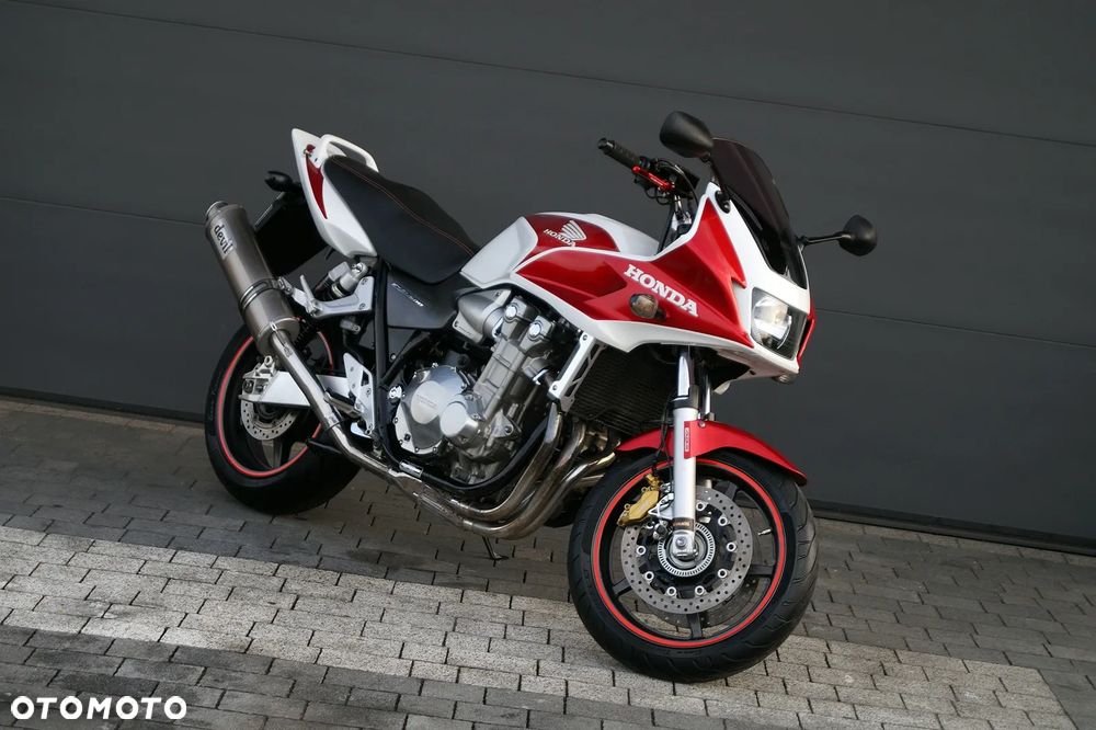 Honda CB - 1