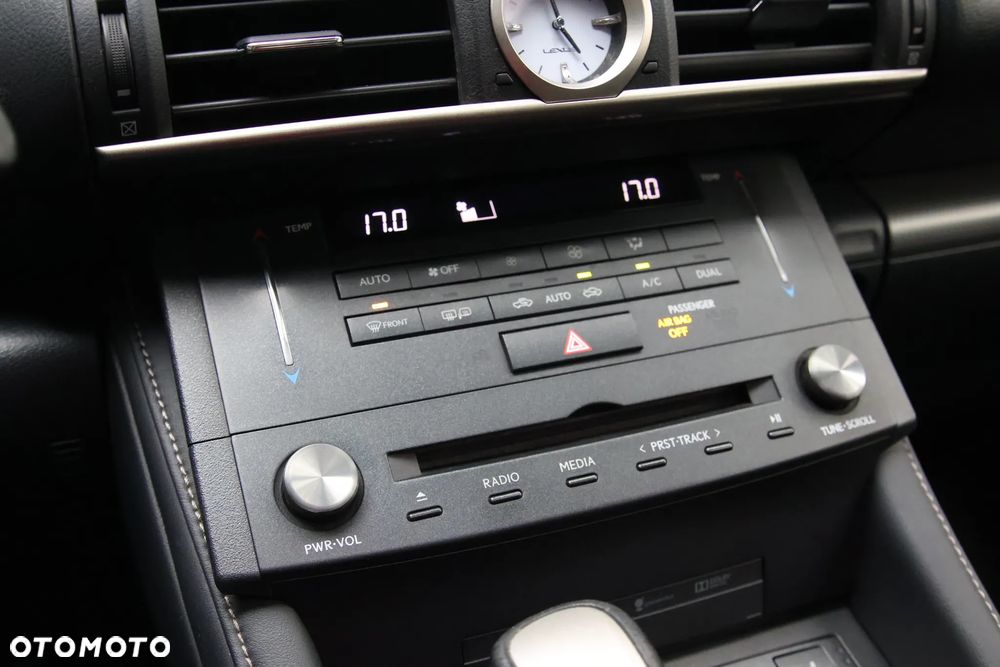 Lexus RC - 16
