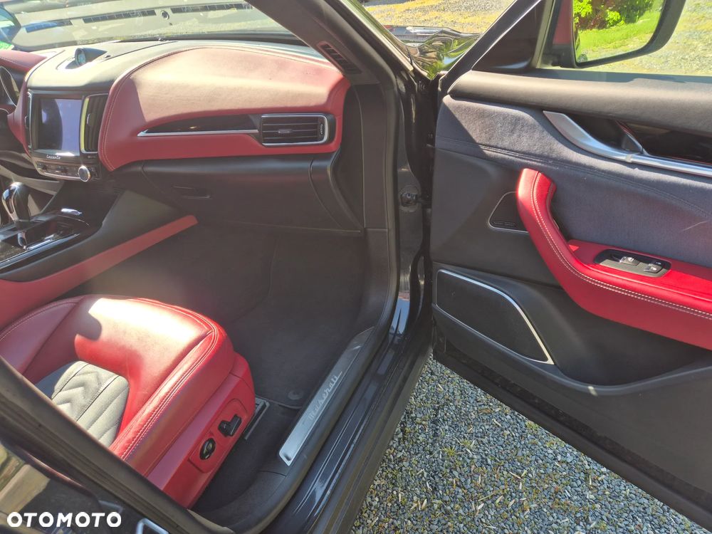 Maserati Levante Q4 GranLusso - 17