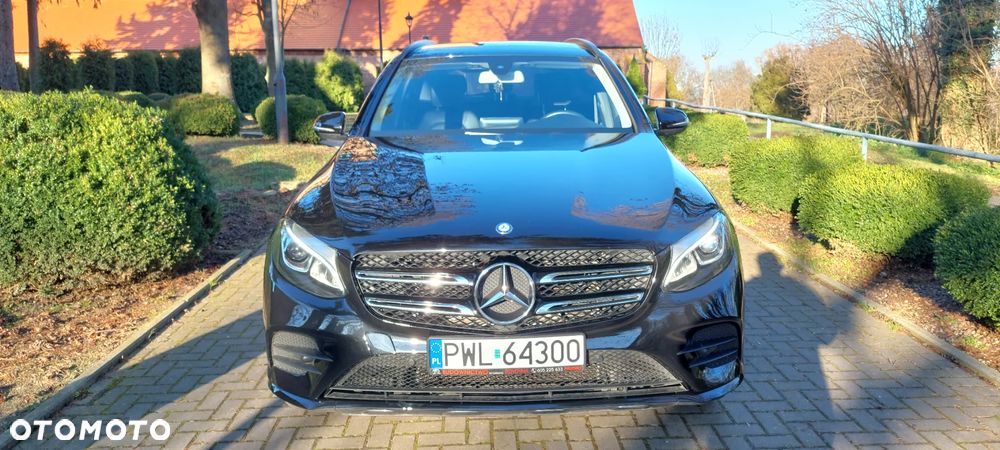 Mercedes-Benz GLC 300 4Matic 9G-TRONIC AMG Line - 2