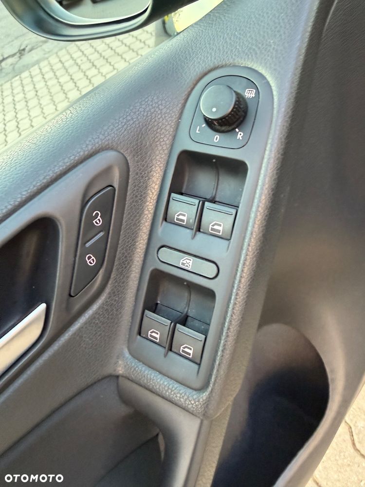 Volkswagen Golf - 17