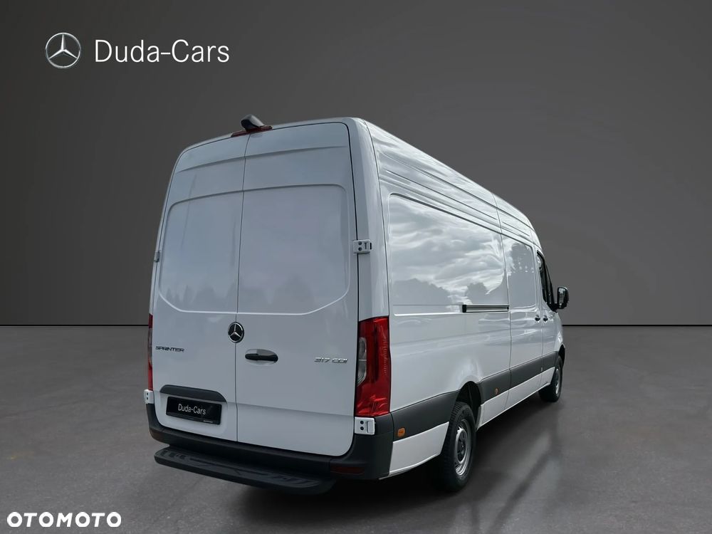 Mercedes-Benz Sprinter - 5