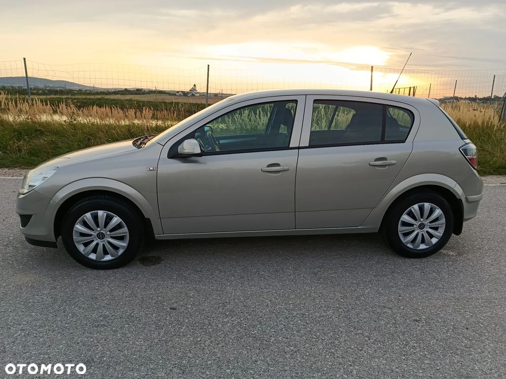 Opel Astra 1.6 Color Edition - 4