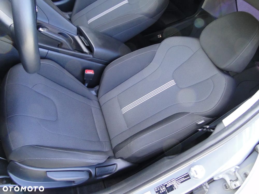 Hyundai Elantra 1.6 Smart CVT - 25