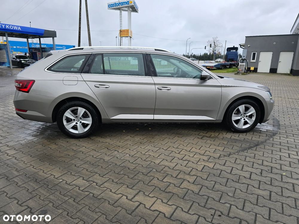 Skoda Superb 2.0 TDI Ambition - 2