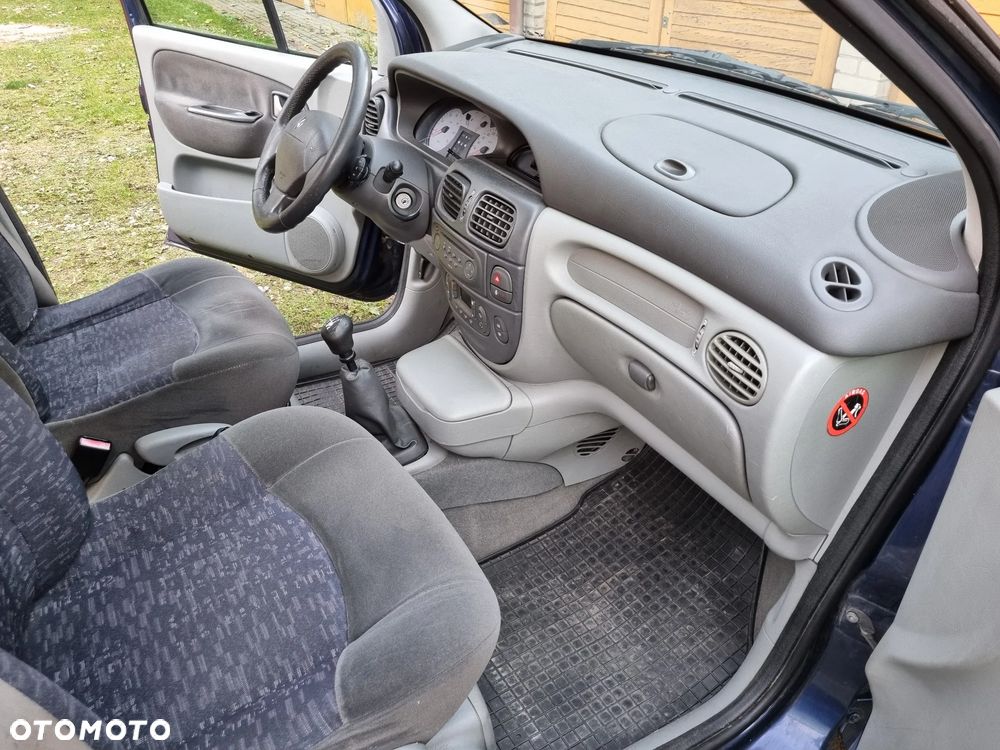 Renault Scenic - 11