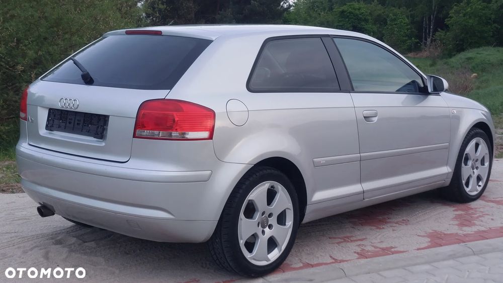 Audi A3 ver-1-6-fsi-attraction - 19