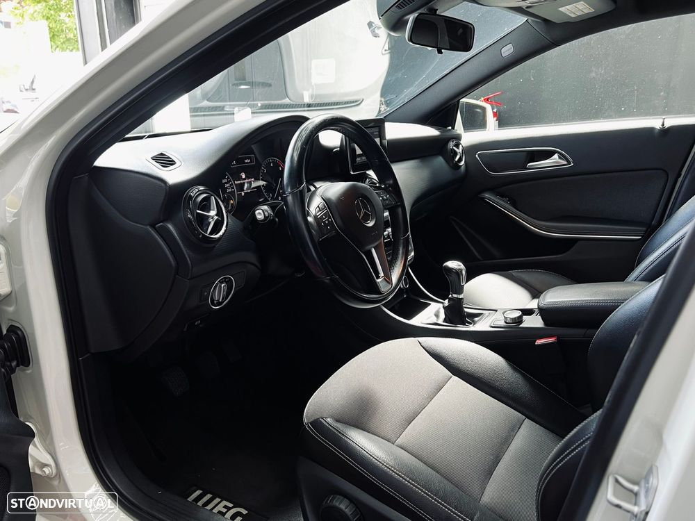 Mercedes-Benz A 180 CDI BE AMG Line - 14