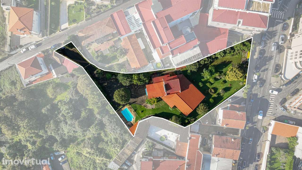 Moradia T5 de LUXO com Piscina e Jardim para Arrendamento no centro de - Grande imagem: 4/51