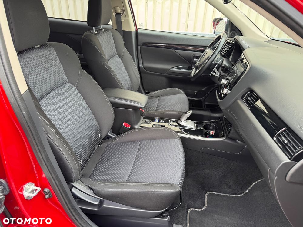 Mitsubishi Outlander - 15