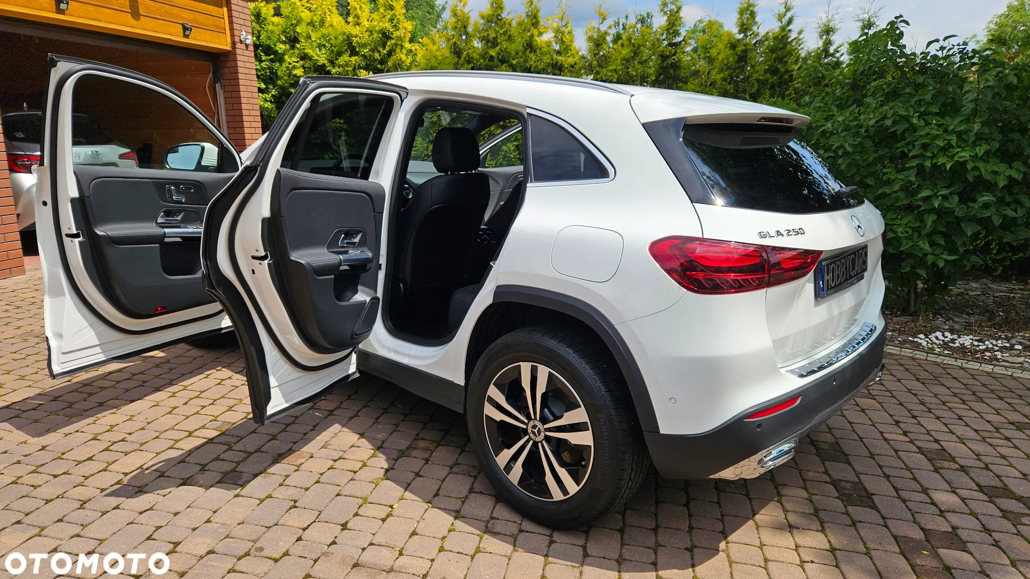 Mercedes-Benz GLA 250 4-Matic AMG Line - 21
