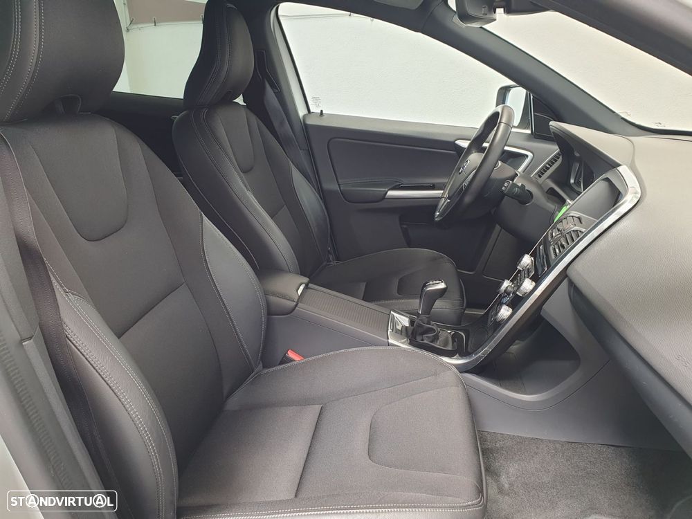 Volvo XC 60 2.0 D3 Dynamic Edition - 24