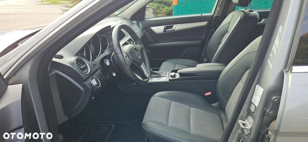 Mercedes-Benz Klasa C 180 Kompressor Automatik BlueEFFICIENCY Avantgarde - 27