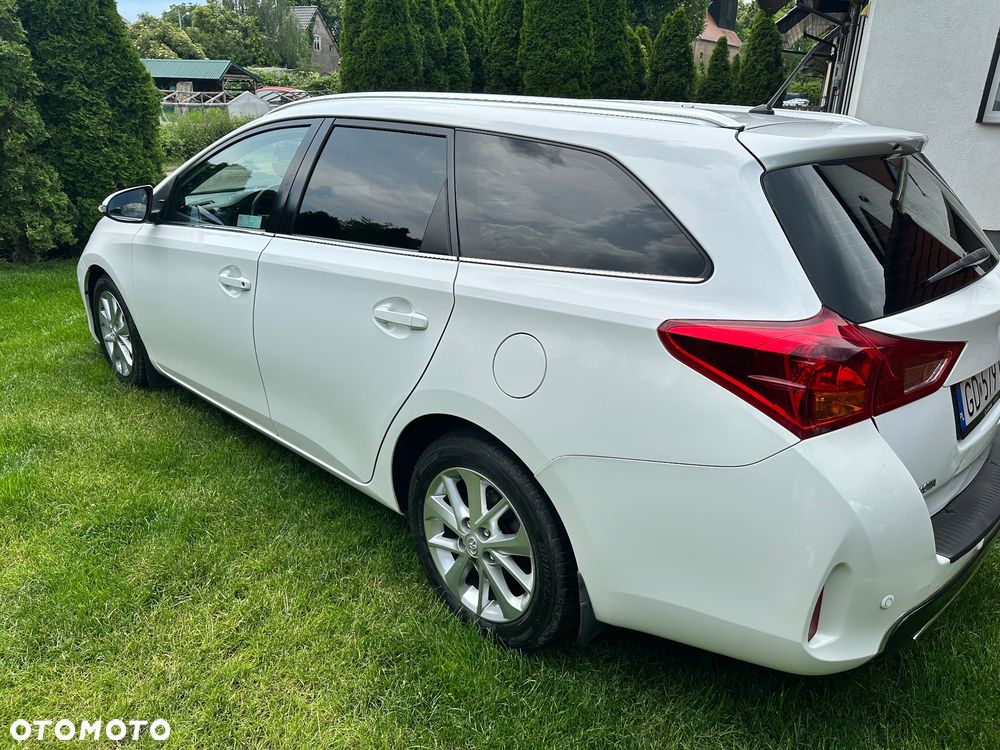 Toyota Auris 1.4 D-4D Business Edition - 4