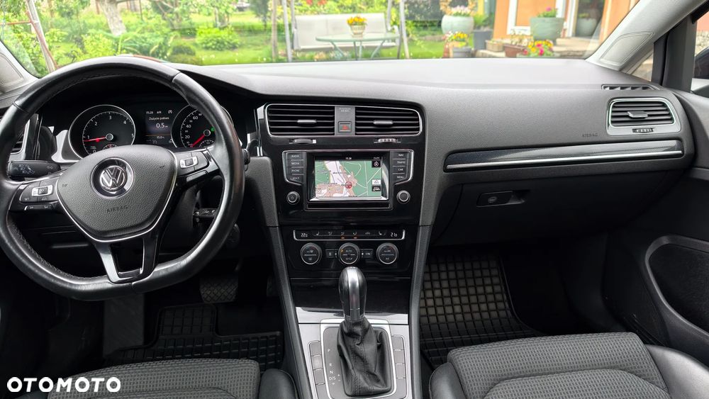 Volkswagen Golf 1.6 TDI Highline DSG - 28