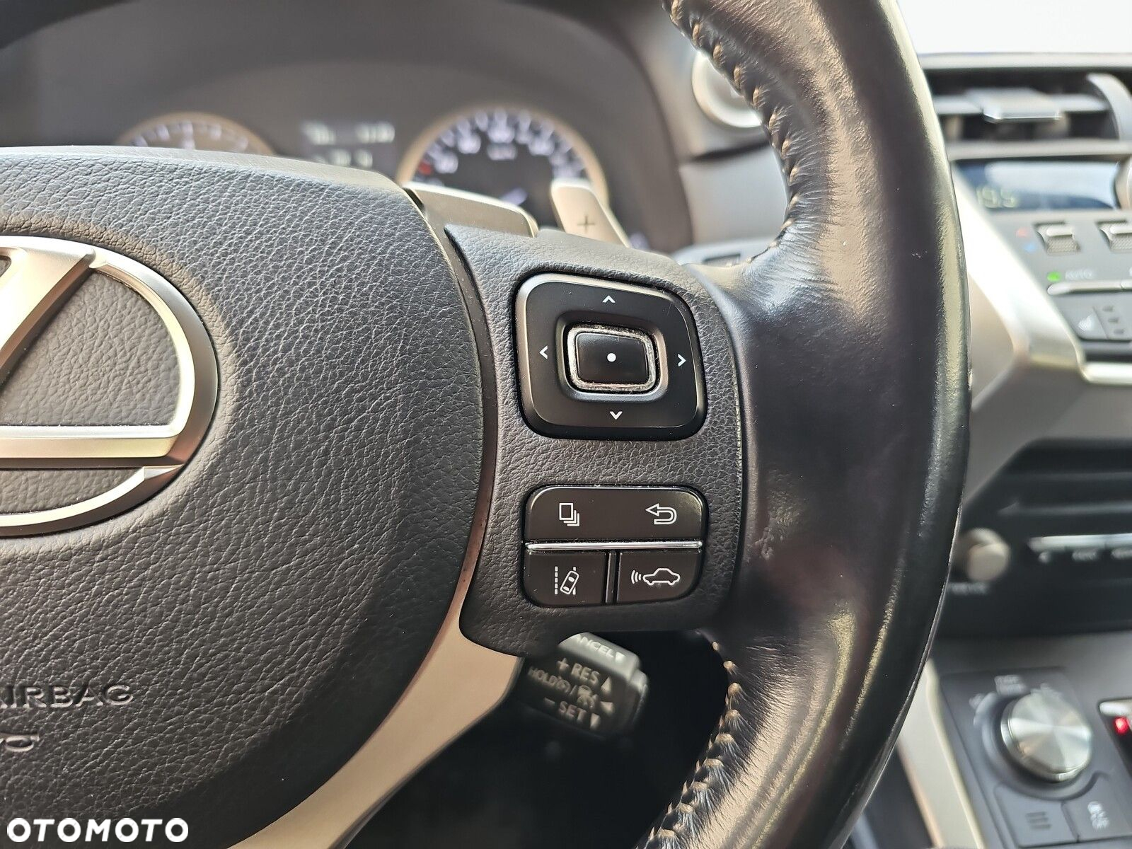 Lexus NX - 16