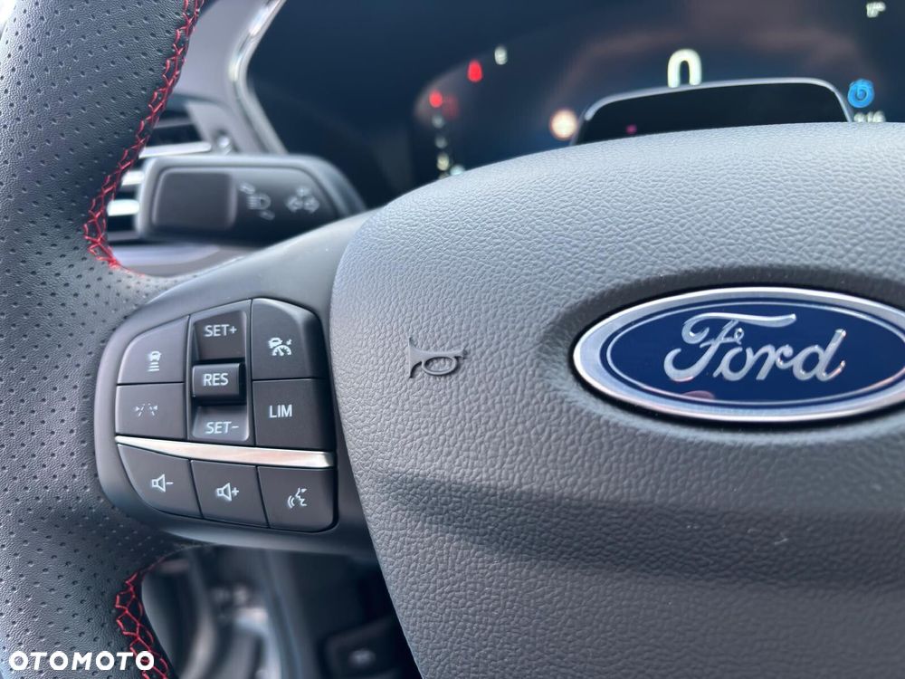 Ford Kuga - 22