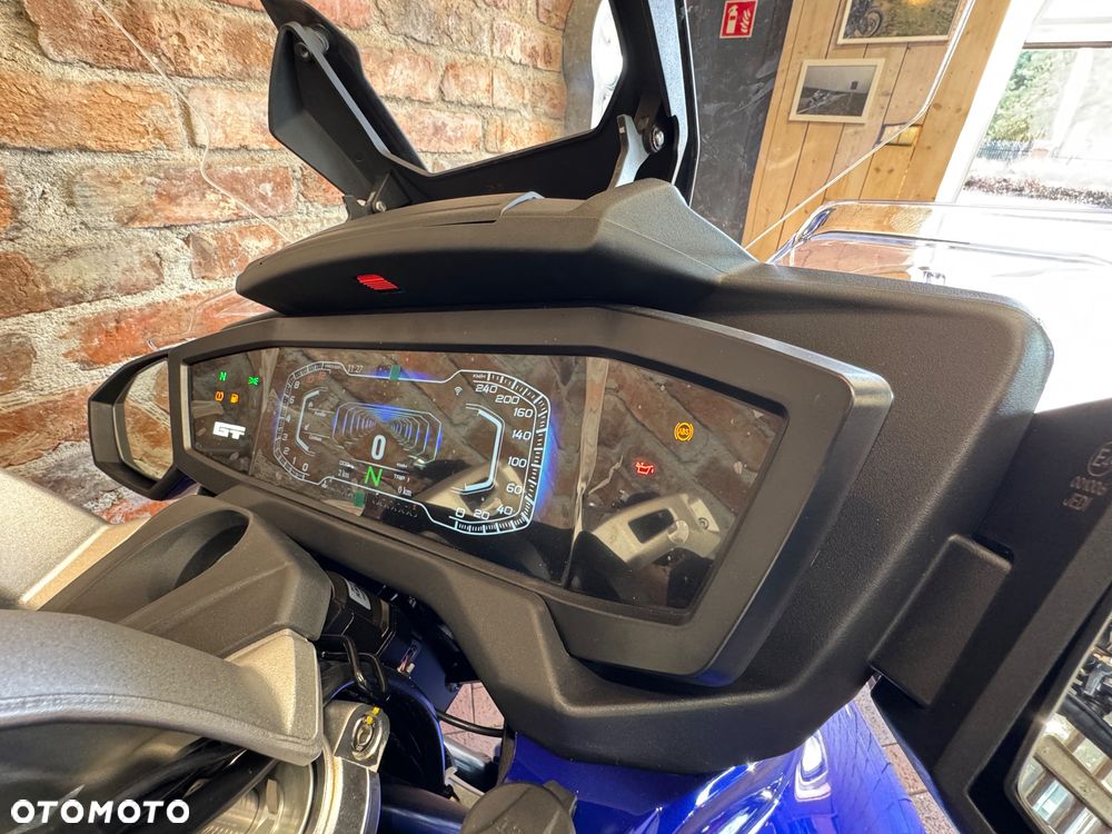 Jawa 750 Touring - 9