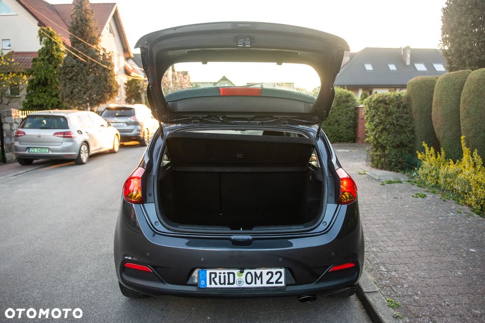 Kia Ceed - 7