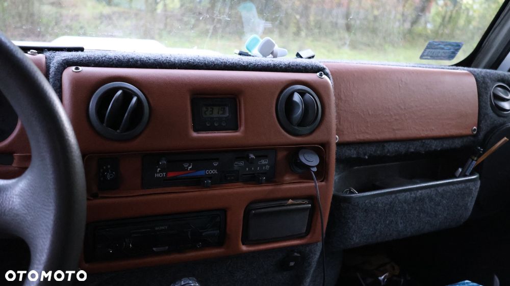 Land Rover Inny - 27