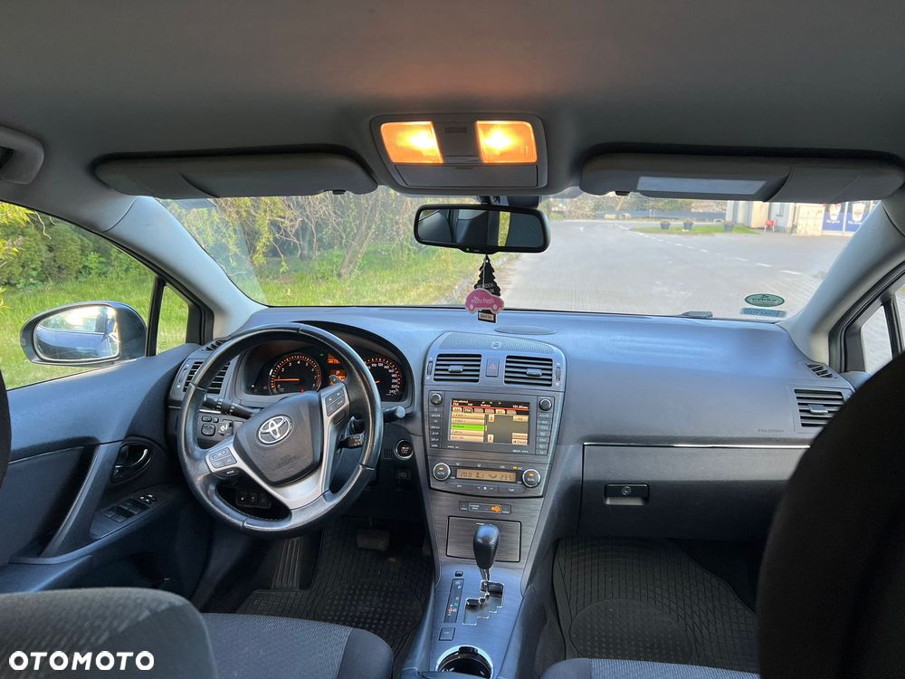 Toyota Avensis 2.0 Prestige NAVI MS - 10