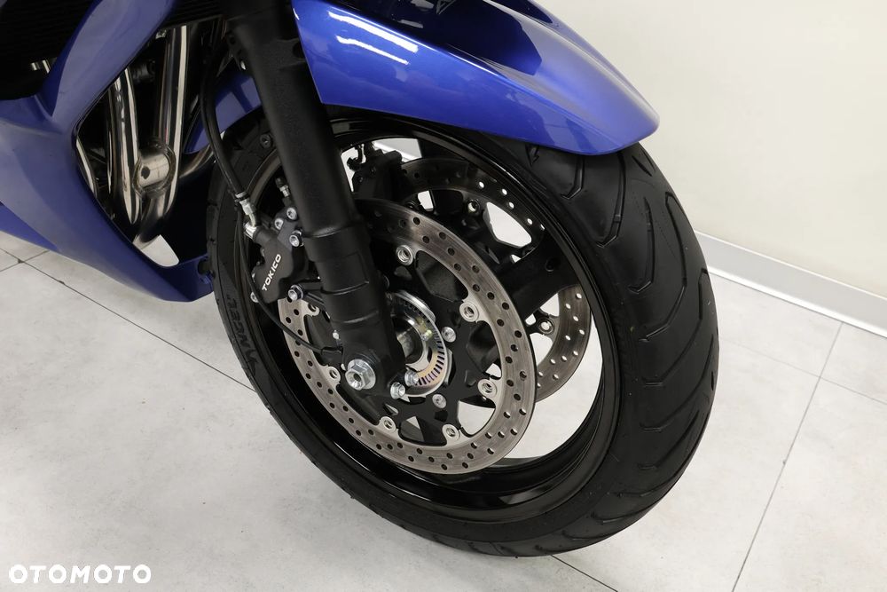 Suzuki GSX - 26