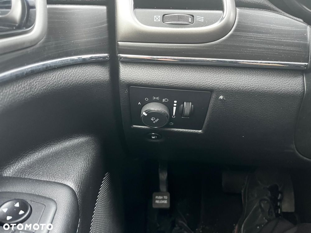 Jeep Grand Cherokee - 22
