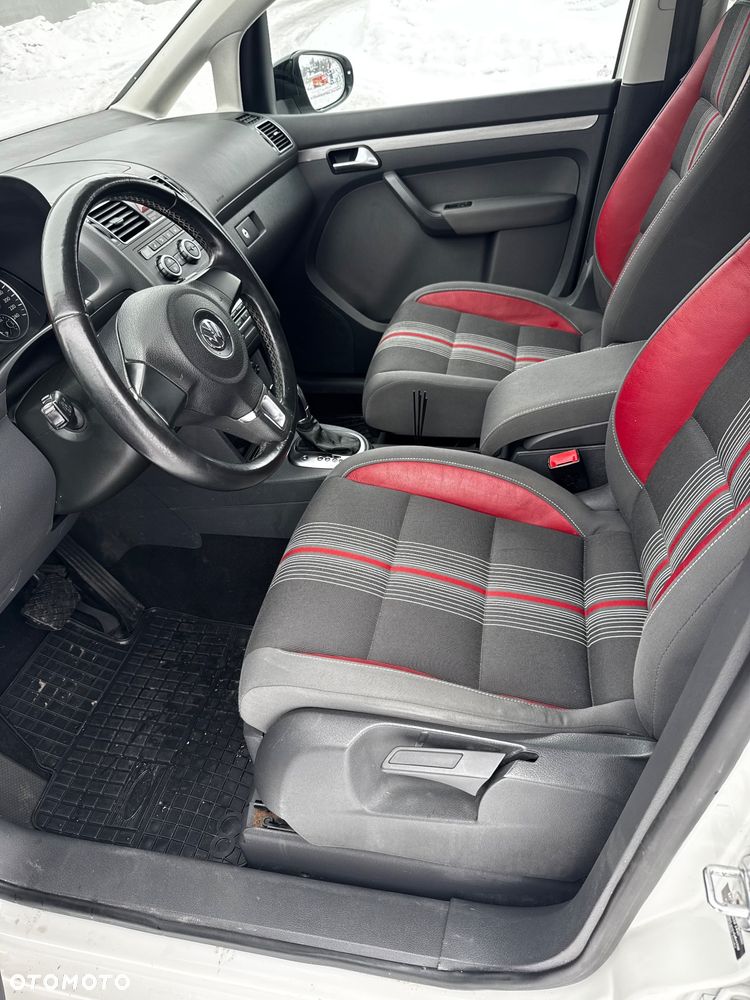 Volkswagen Touran 2.0 TDI DPF BlueMotion Technology DSG Highline - 11