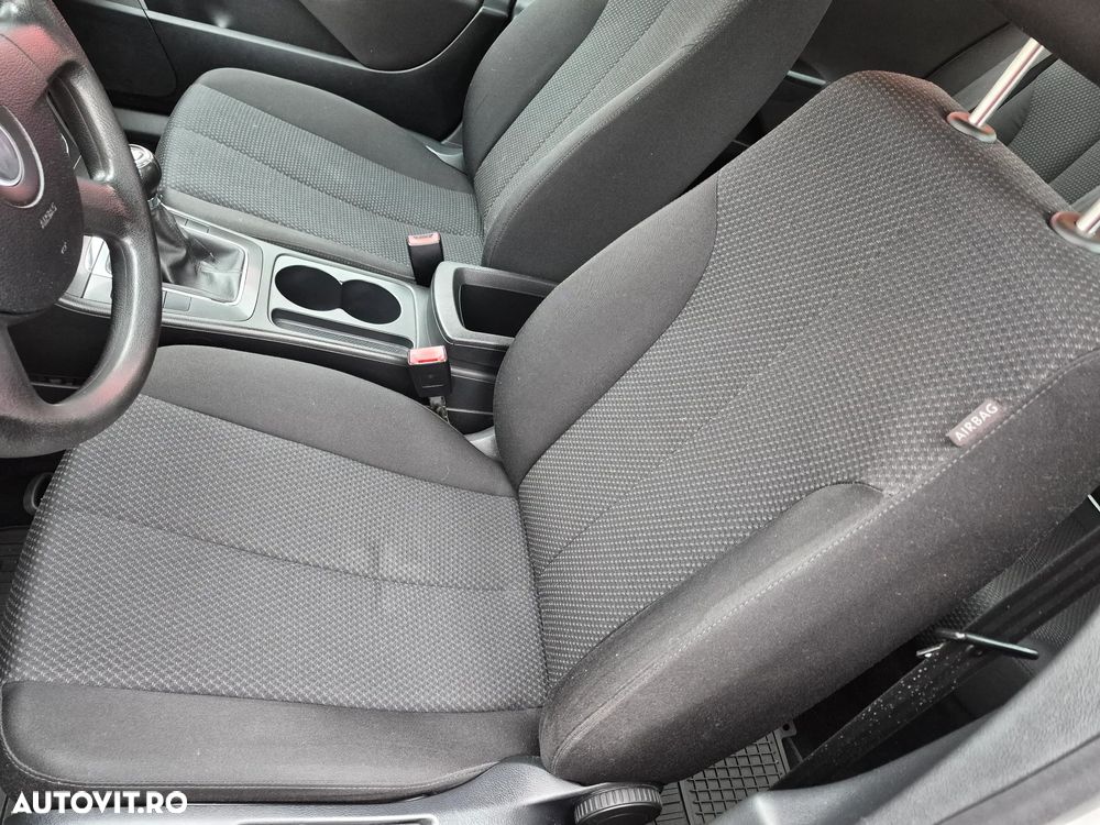 Volkswagen Passat - 11