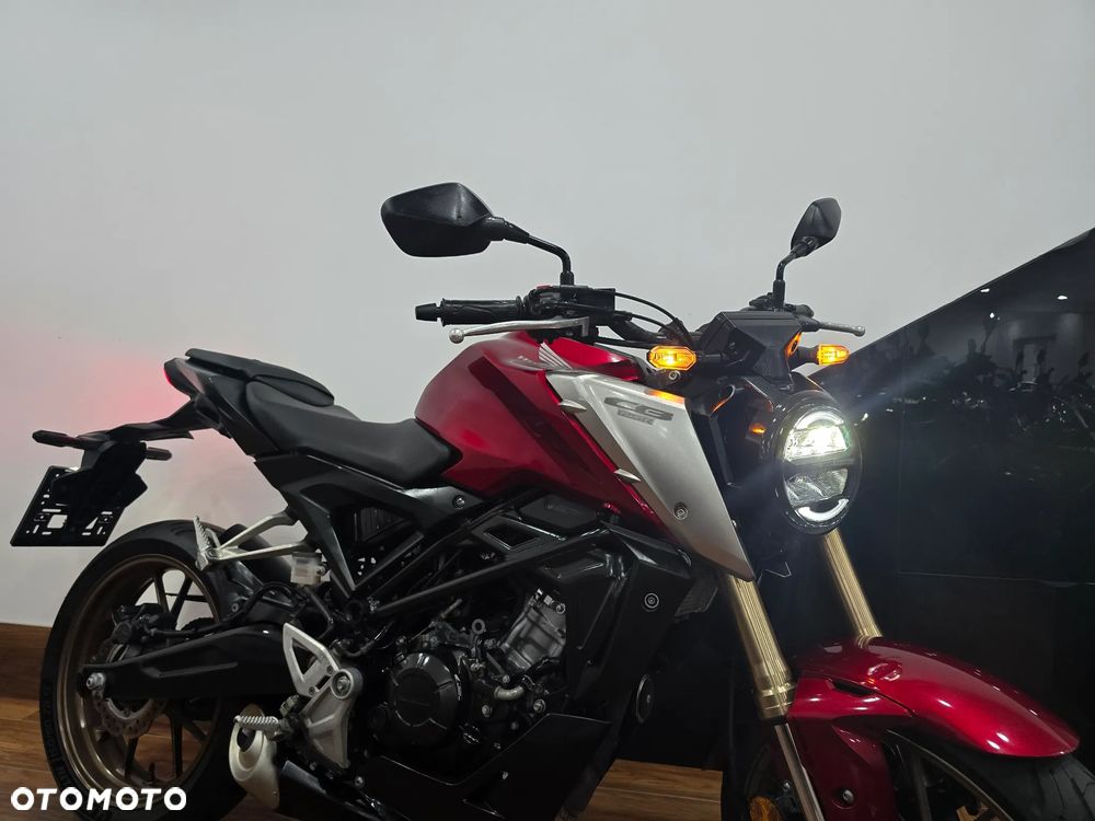 Honda CB - 1