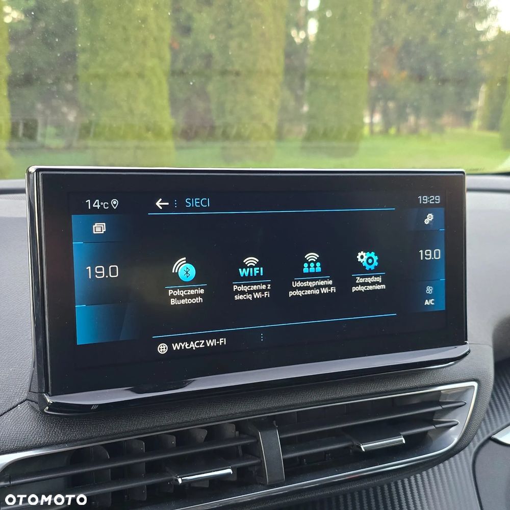 Peugeot 5008 PureTech 130 EAT8 Stop & Start Roadtrip - 37
