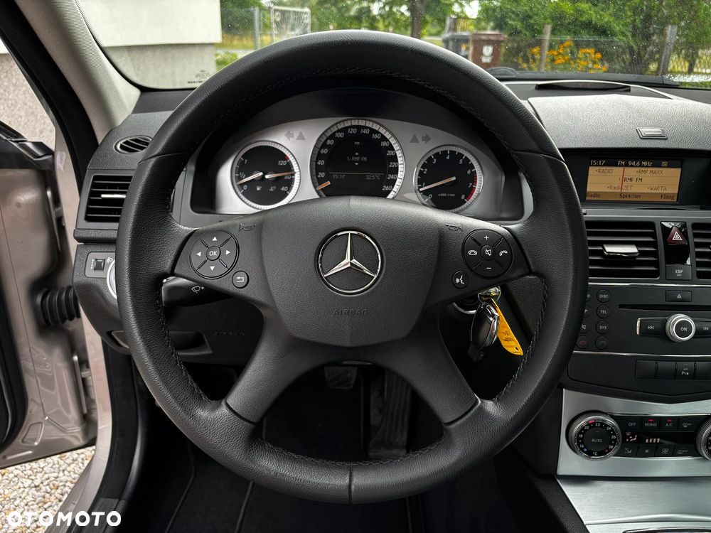 Mercedes-Benz Klasa C 180 Kompressor Avantgarde - 32