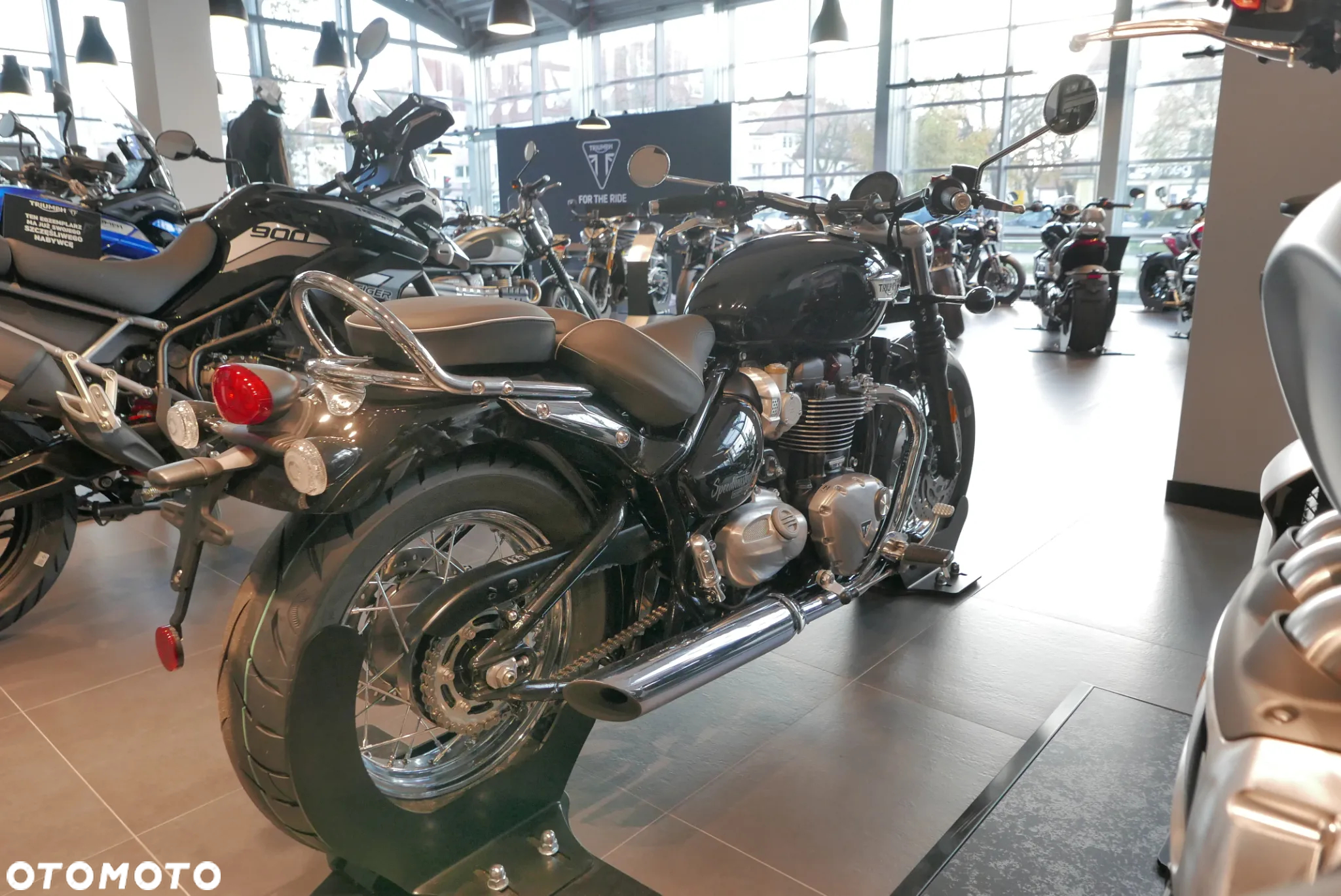 Triumph Bonneville - 8