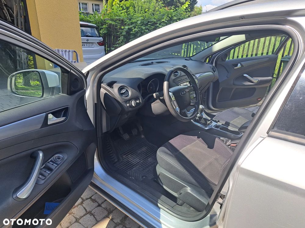 Ford Mondeo 2.0 TDCi Ambiente - 15