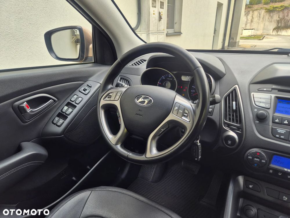 Hyundai ix35 2.0 CRDi 4WD Automatik Fifa World Cup Gold Edition - 21