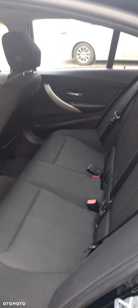 BMW Seria 3 318i Advantage - 19