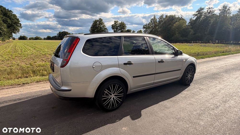 Ford Focus 1.6 Comfort - 6