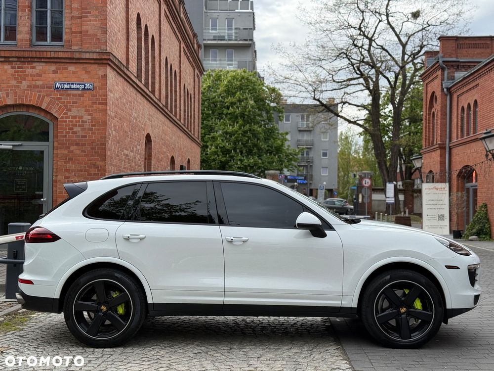 Porsche Cayenne - 23