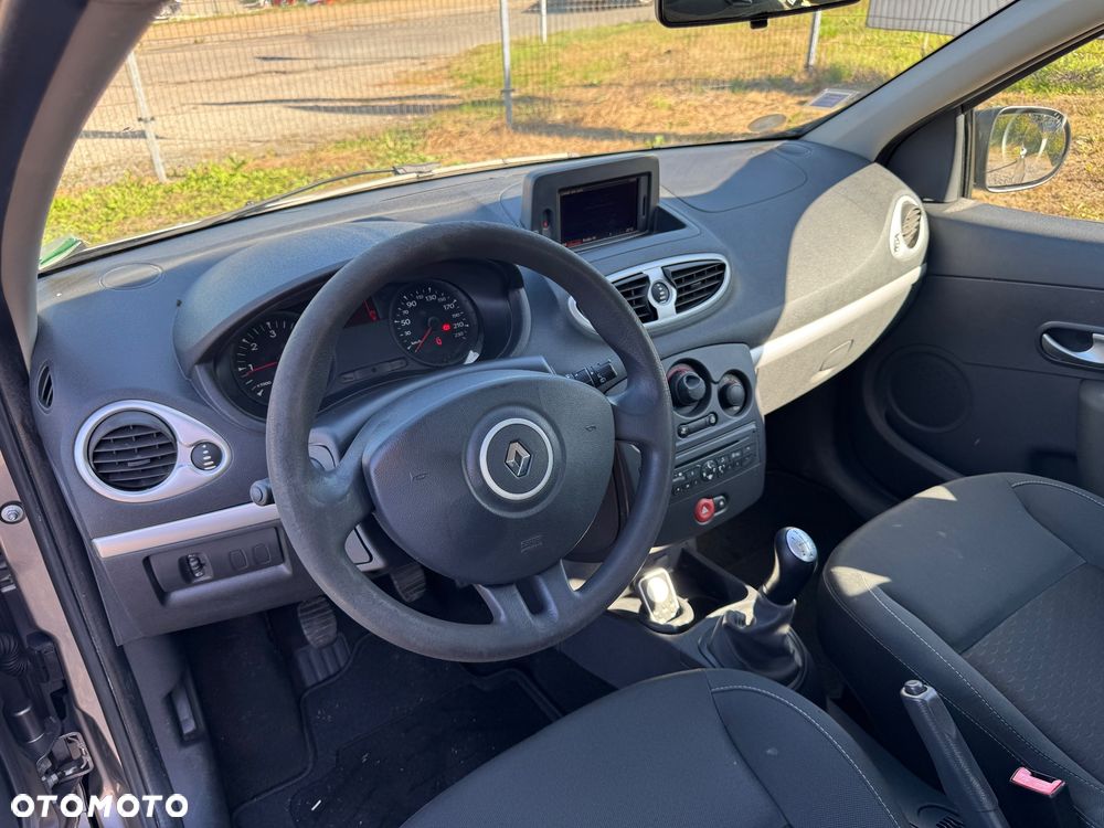 Renault Clio - 12