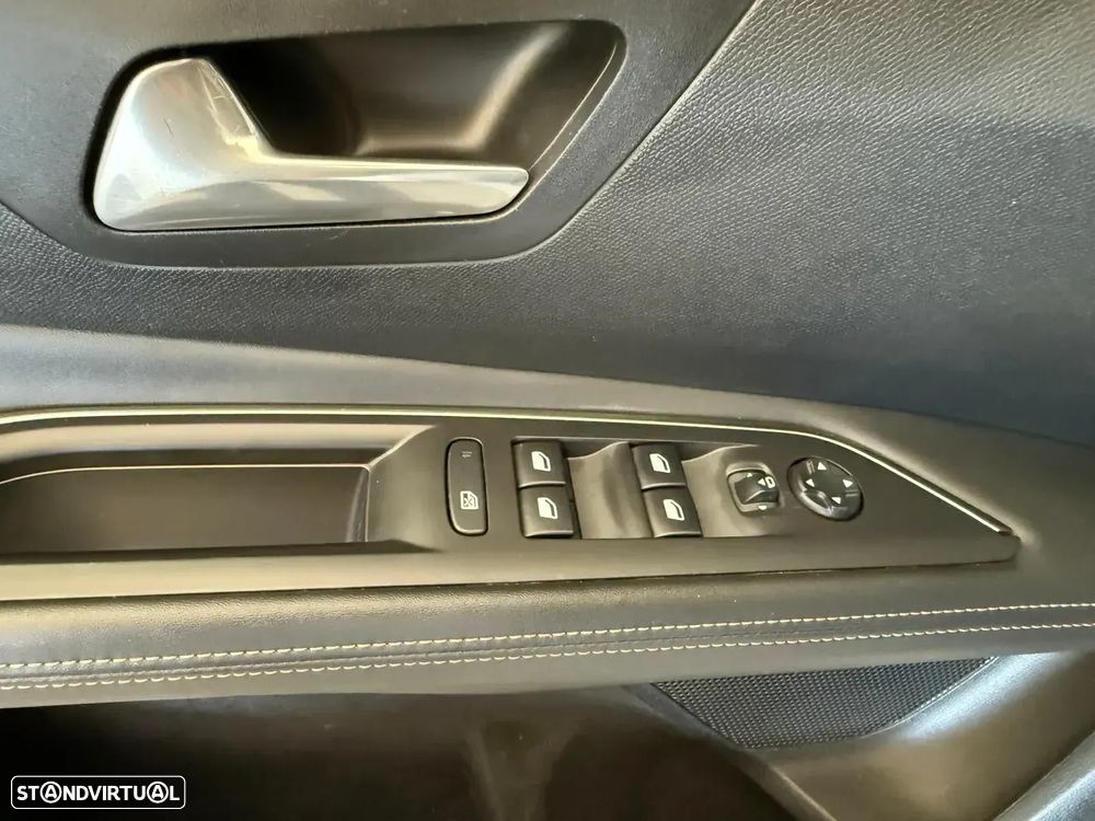 Peugeot 3008 1.5 BlueHDi GT Line EAT8 - 26