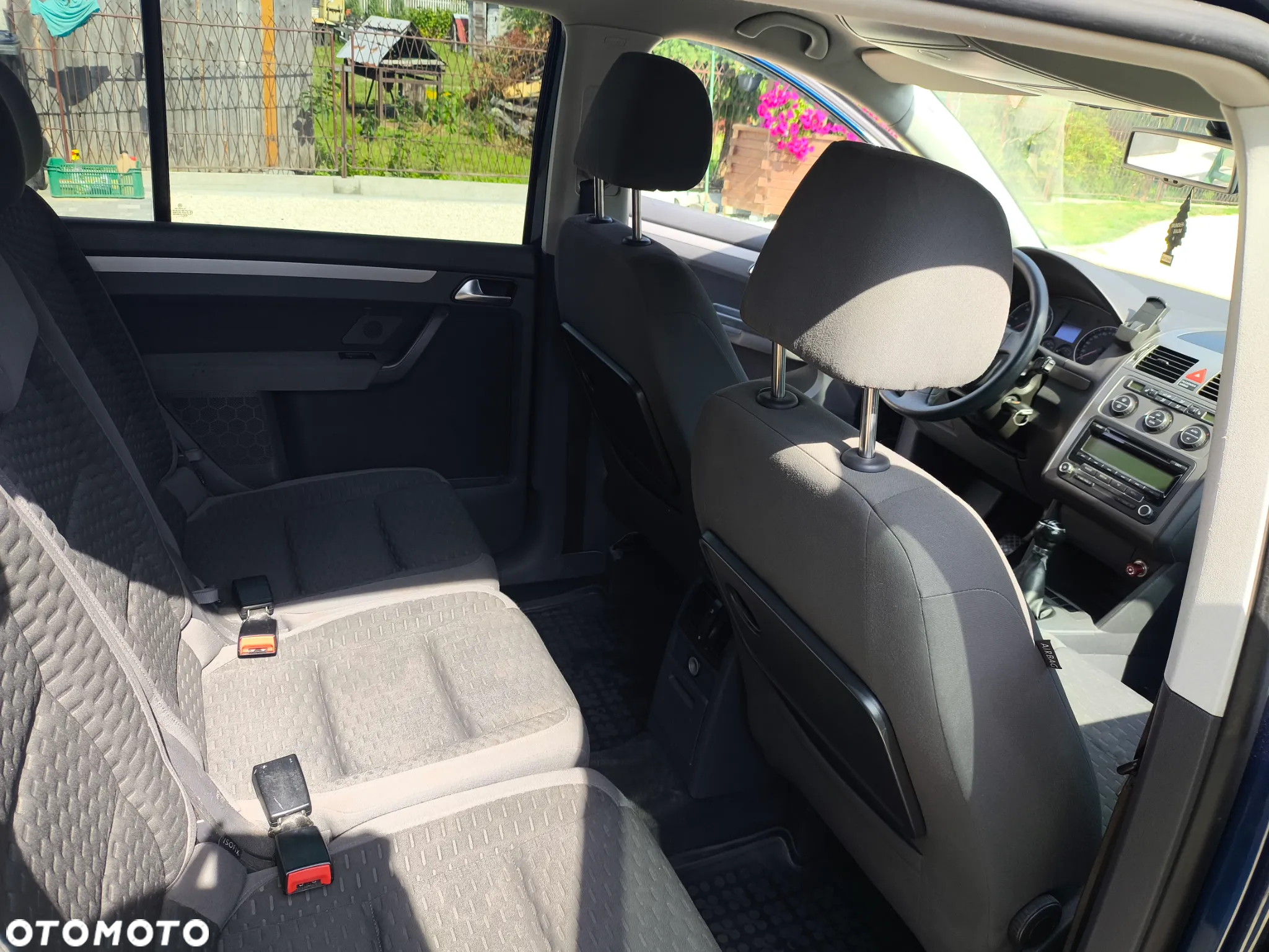 Volkswagen Touran - 22