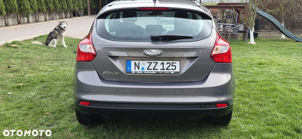 Ford Focus 1.6 TDCi DPF Champions Edition - 6